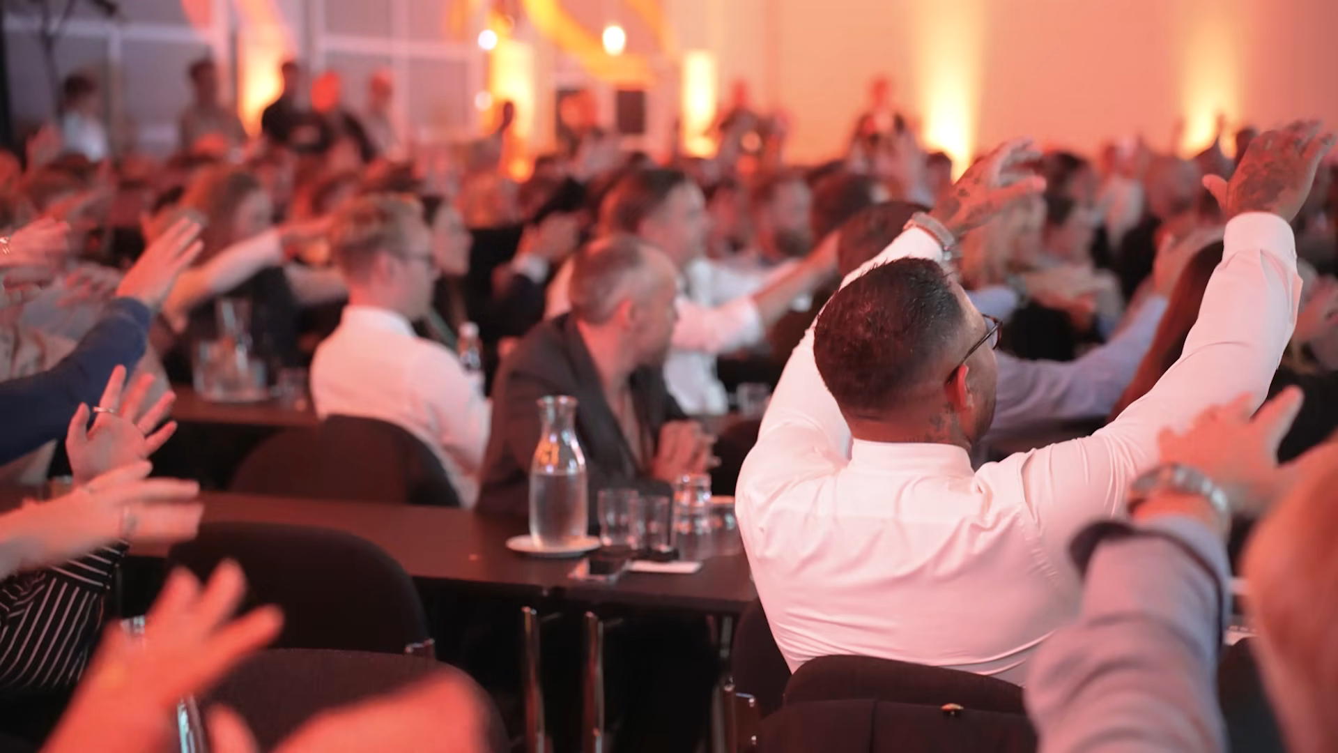 Stillbillede fra eventfilm for Simple Agency Group